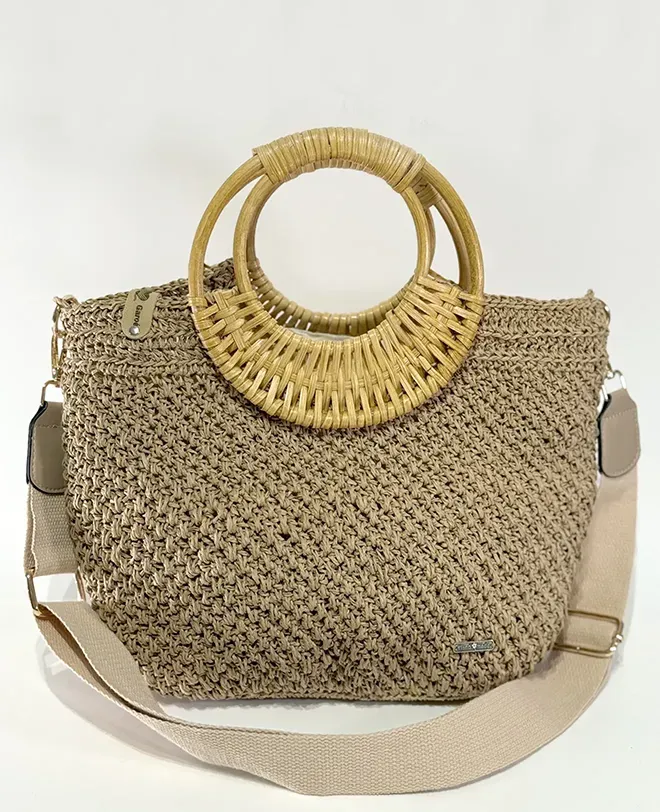 Bolso beige, artesanía tejida a mano con asas redondas