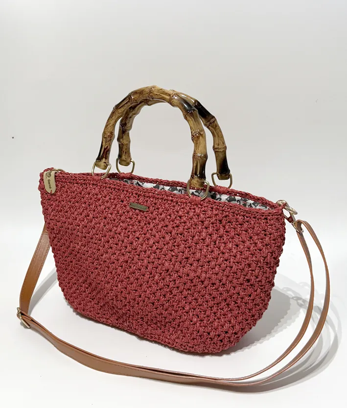Bolso grande rojo tejido a mano