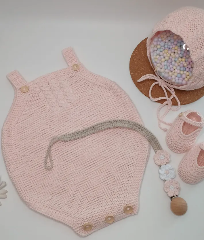 Monito rosado para bebé hecho a mano de crochet