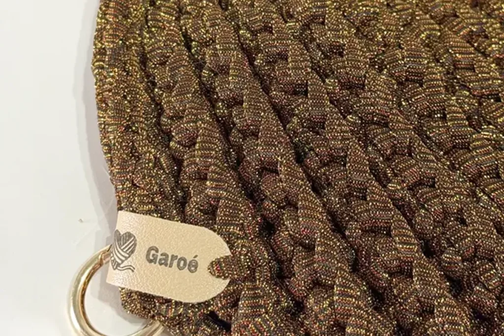 Cómo nace un bolso artesanal tejido a crochet